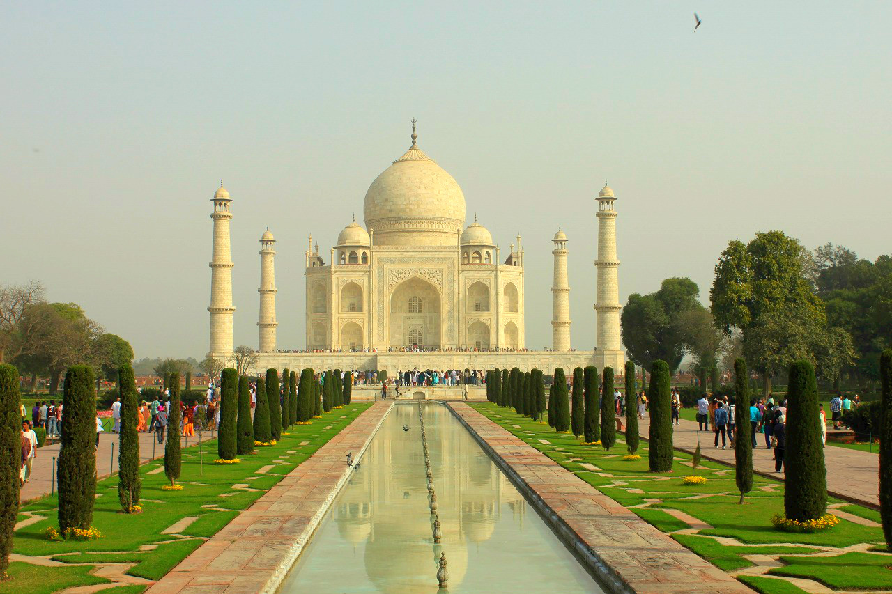 インドのアグラ：世界遺産のタージマハル