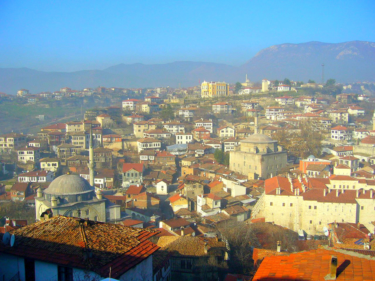 トルコのサフランボルにあるフドゥルルックの丘からの風景
