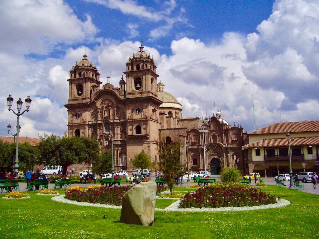ペルーのクスコにあるアルマス広場