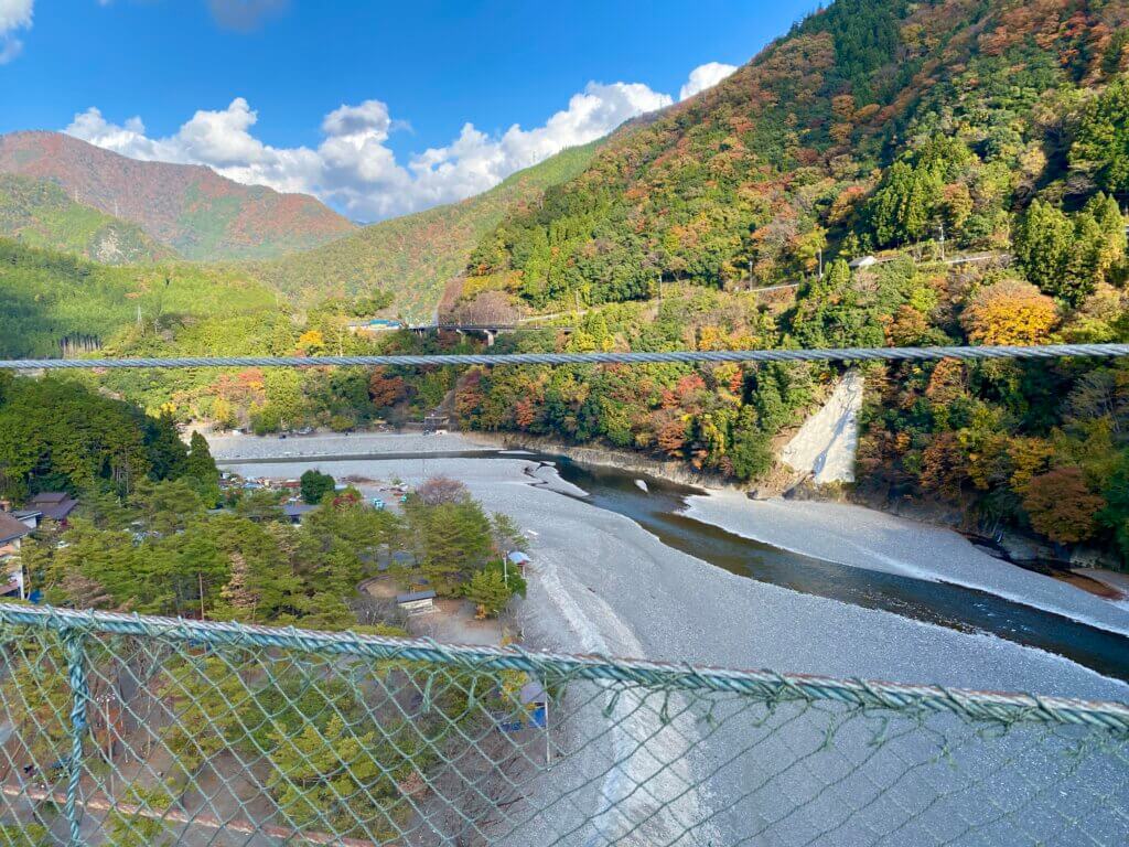 奈良県十津川村にある谷瀬の吊り橋からの風景