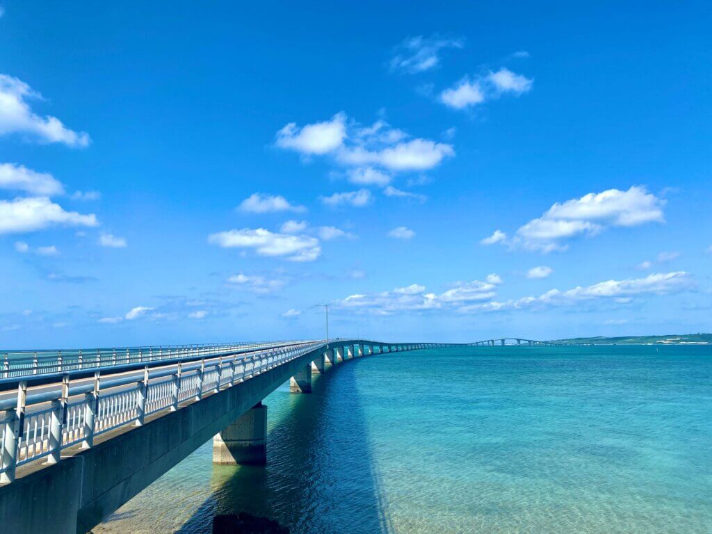 沖縄県宮古島：宮古島と伊良部島を結ぶ伊良部大橋
