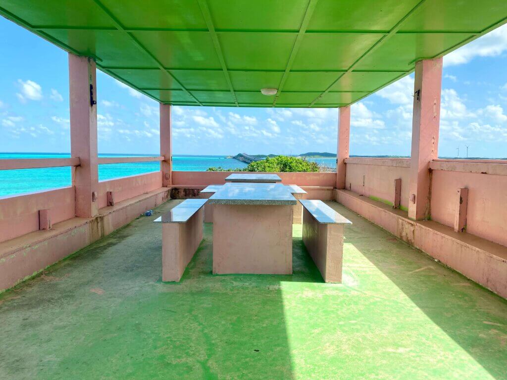 宮古島：池間島の海美来の展望台