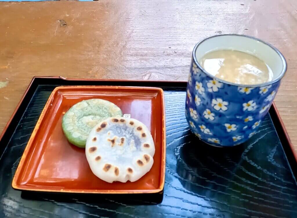 愛媛県松山市：石手寺の茶屋のやきもち
