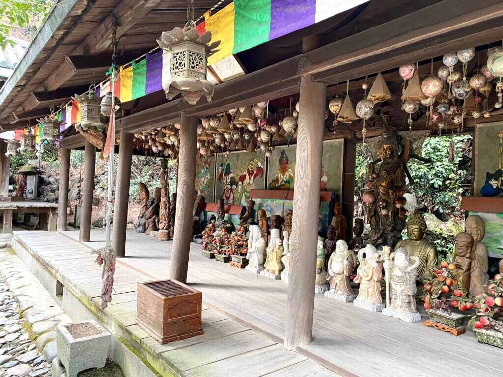 愛媛県松山市：石手寺の仏像