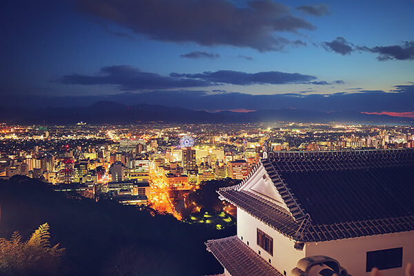 愛媛県松山市：松山城の夜景
